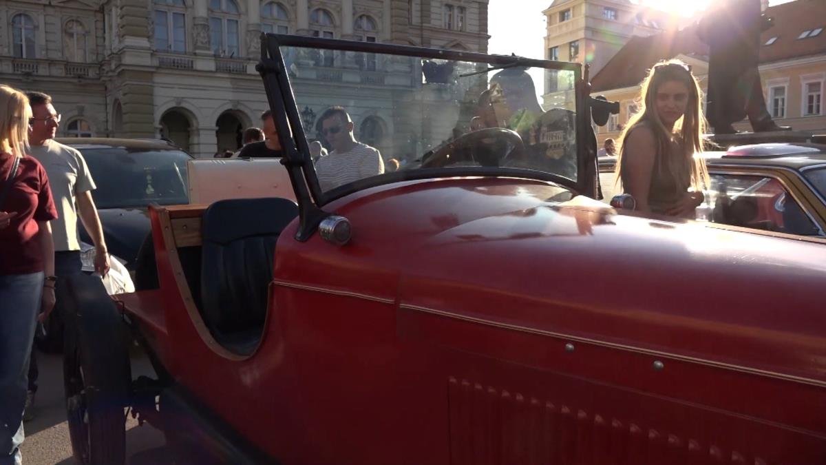 SPEKTAKL NA PALIĆU: Stiže više od 80 oldtajmera iz 10 evropskih zemalja, Subotica ovog vikenda u znaku automobilske istorije