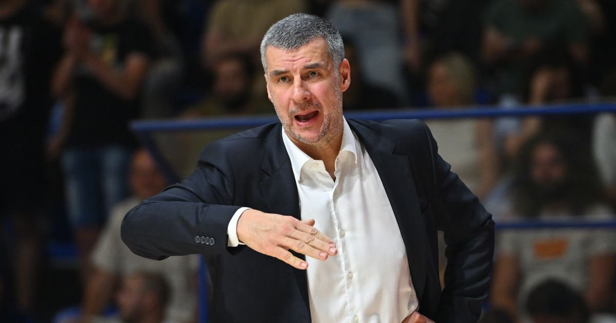 Mnogima je ovo promaklo: Vladimir Jovanović kažnjen sa 36.000 dinara, jer je bio "neprikladno" odeven