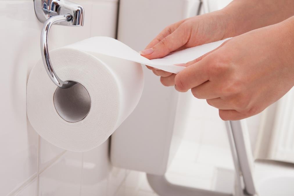 Toalet papir polako odlazi u istoriju: Novo rešenje osvaja kupatila širom sveta, evo kako izgleda
