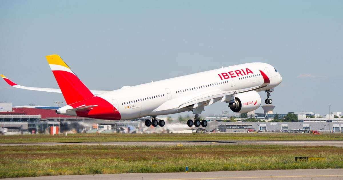 Airbus A350 kompanije Iberija oštećen tokom vodenog pozdrava na ceremoniji dočeka u Ekvadoru