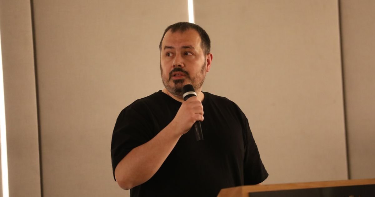 Kolega Edina Avdića održao potresan govor na komemoraciji: "Kao da nam je umro neko iz kuće"
