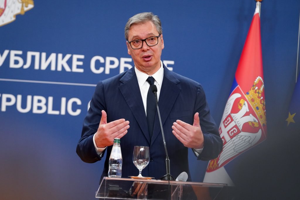 Vučić: Hvala svima na podršci, posebno Srbima u Crnoj Gori (VIDEO)