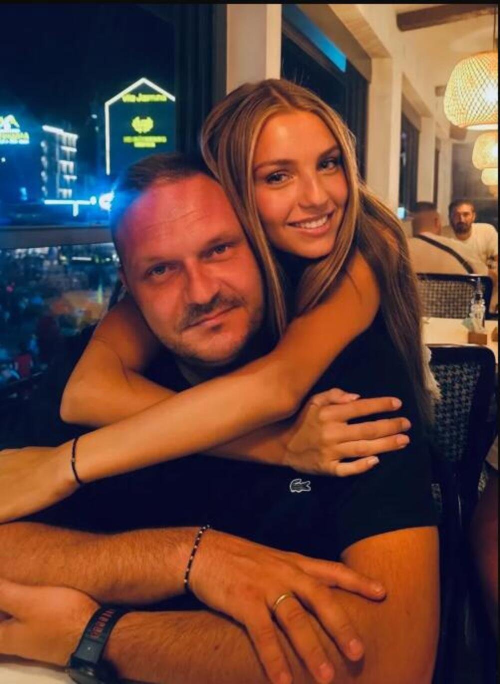 BRUTALNO PRETUČENA DEJANOVA ĆERKA! Muškarac joj prišao u kafiću, usledila JEZIVA scena