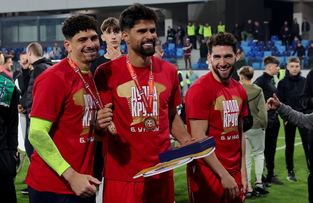 Ajaks i Olimpijakos zagrizli za fudbalera Crvene zvezde!