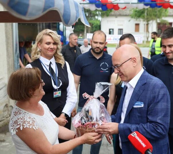 "HVALA NA SVEMU ŠTO STE IZDRŽALI PRETHODNIH 19 MESECI!" Vučević u Kolutu, kod Sombora: Bio je DUBOK NAPAD, mnogo zla su naneli, ali pokazali smo zrelost (FOTO)