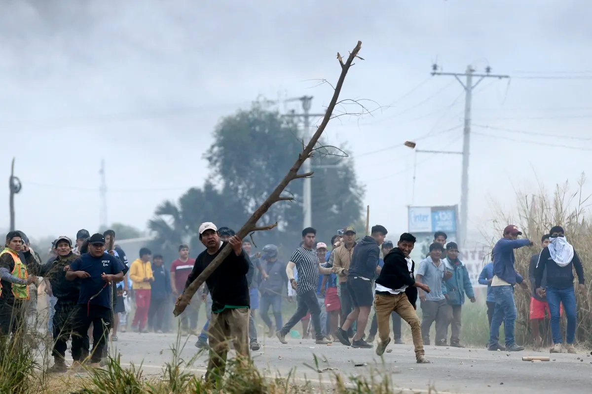 Sukob policije i antivladinih demonstranata u Boliviji tokom uklanjanja blokade puta