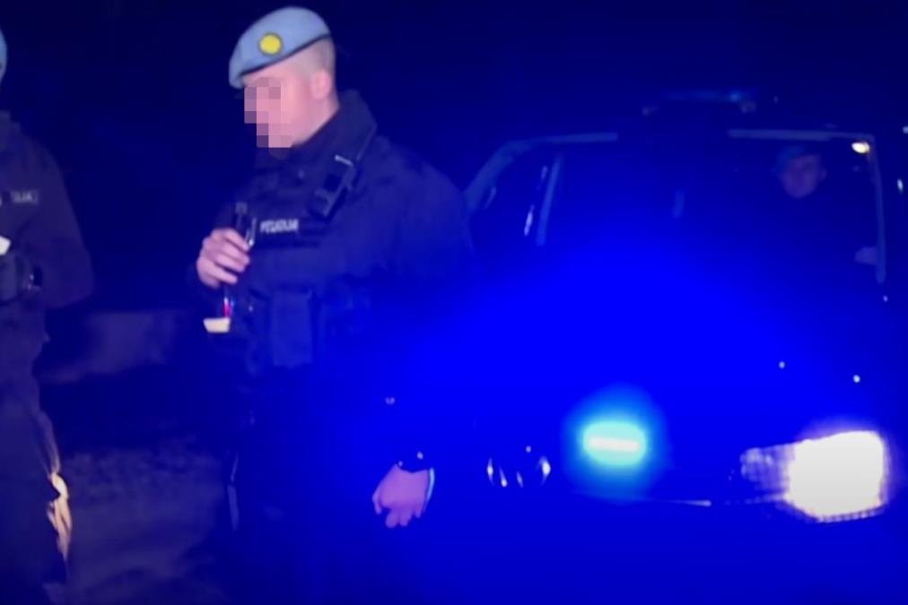 HOROR U ZAVIDOVIĆIMA: Napio se, pa zgrabio nož i iskasapio vanbračnu suprugu! Jurio za njom, ubadao u GRUDI, RUKE I LICE