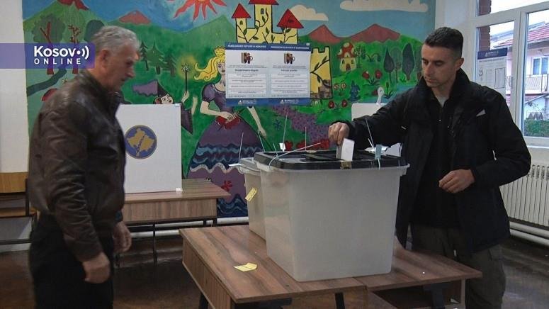 UŽIVO VANREDNI PARLAMENTARNI IZBORI NA KIM: Birališta otvorena u 7 časova, Srbima je u skupštini zagarantovano 10 poslaničkih mesta