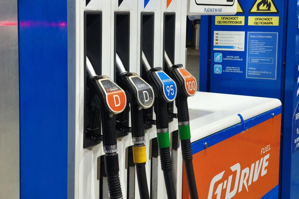 Nevidljivi lopovi haraju po benzinskim pumpama! Jednim potezom vam skidaju sve sa računa!