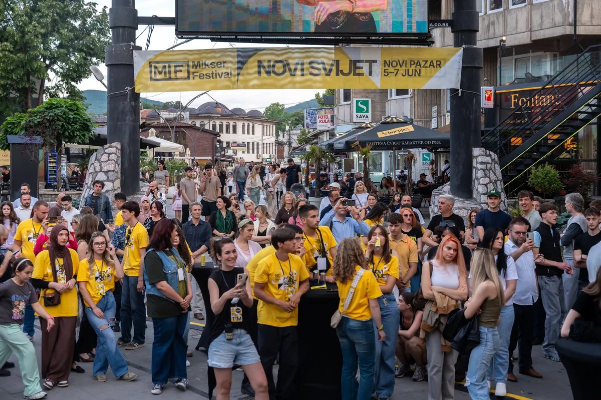 Mikser Festival otvoren u Novom Pazaru uz snažnu poruku zajedništva i saradnje: Novi Svijet otvorio prostor susreta kultura, ideja i generacija