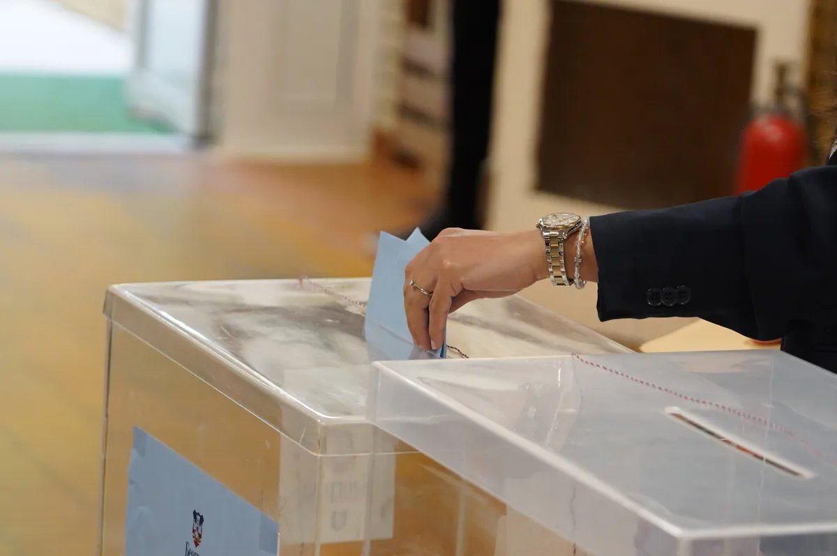 Predsednik Centralne izborne komisije: Izborni proces se odvija po planu, do 11 časova glasalo preko 162 hiljade građana na Kosovu