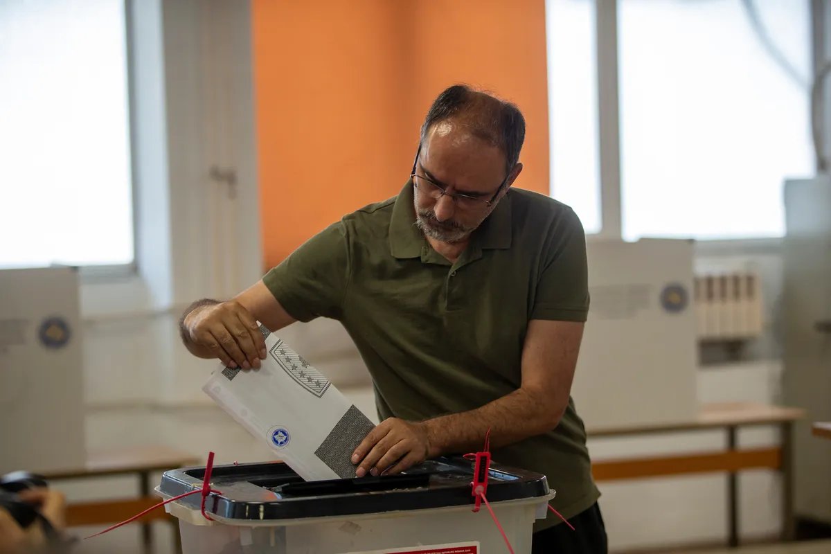 (ANKETA) Zašto Srbi sa Kosova glasaju na izborima - "da ne idemo u Rašku i Jarinje da dižemo platu"