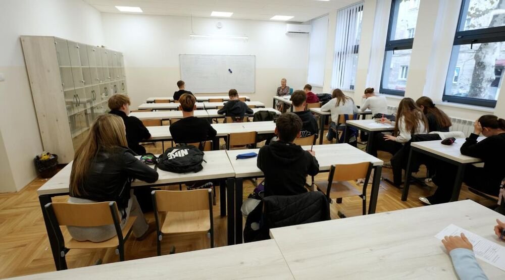 Posao koji možete da radite čim završite školu: Za manje od sat vremena uzmu 30 evra, traže ih na svakom koraku