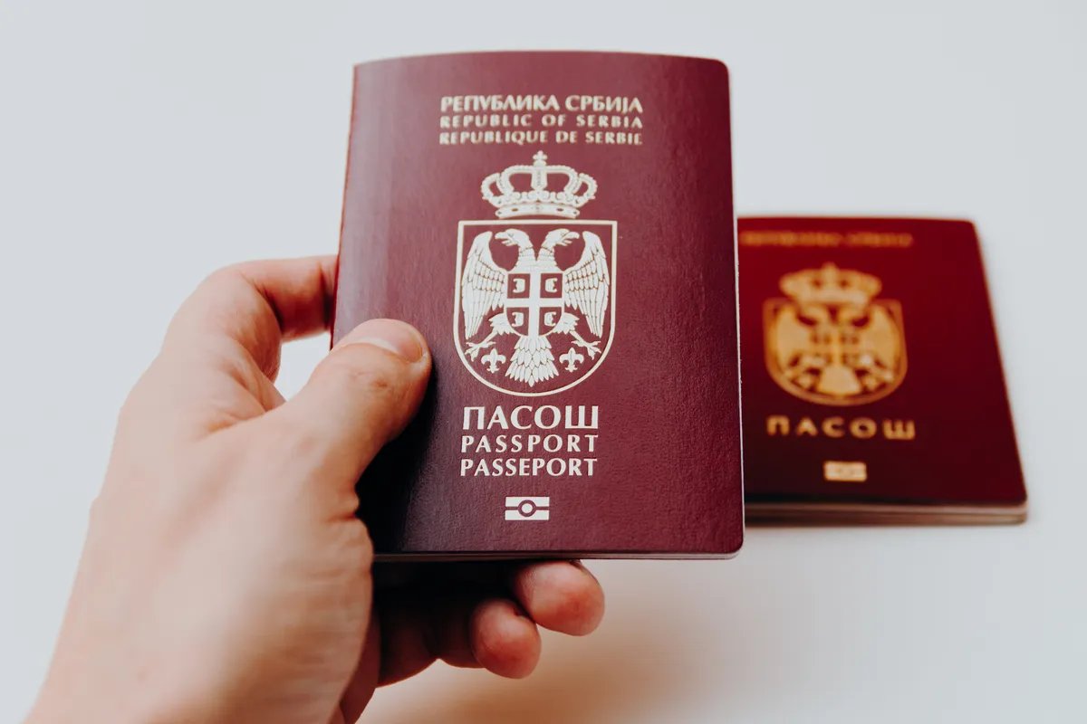 RSE: Evropska komisija zabrinuta zbog broja Rusa koji su dobili srpski pasoš