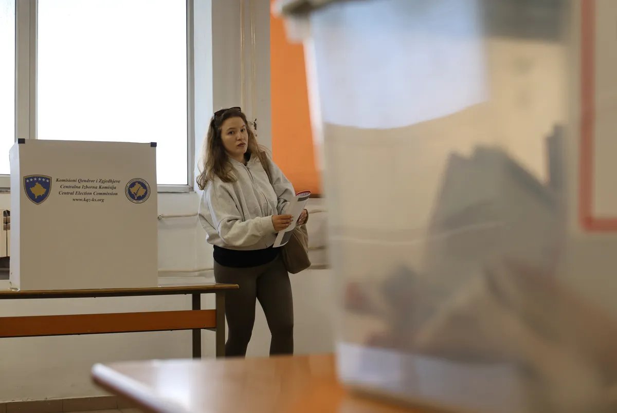 Glasanje na izborima na Kosovu do 17 sati - oko 200.000 manje birača nego u decembru