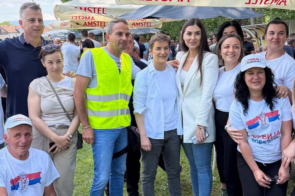 "BORIMO SE ZA JEDINSTVENU SRBIJU, BEZ PODELA I MRŽNJE" Brnabić u Pirotu: Hvala vam na podršci