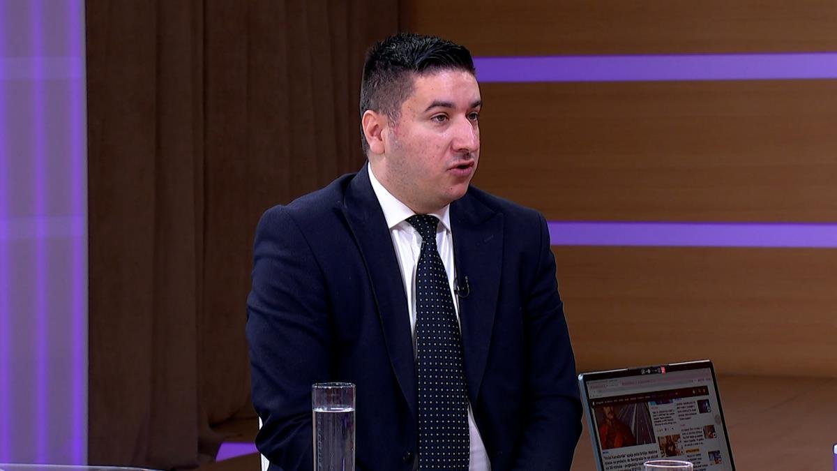 "POSETA VUČIĆA CRNOJ GORI MOGLA BI SE OPISATI SA 3 REČI: DOĐOH, VIDEH, POBEDIH" Dajković: Ponizio ih je na njihovom terenu i ostvario tri boda u gostima