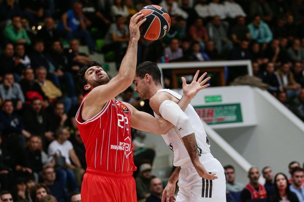 DRAMA U IZRAELU NA MEČU VASE MICIĆA: Srbin blistao, prekinuli ga vazdušni napadi!