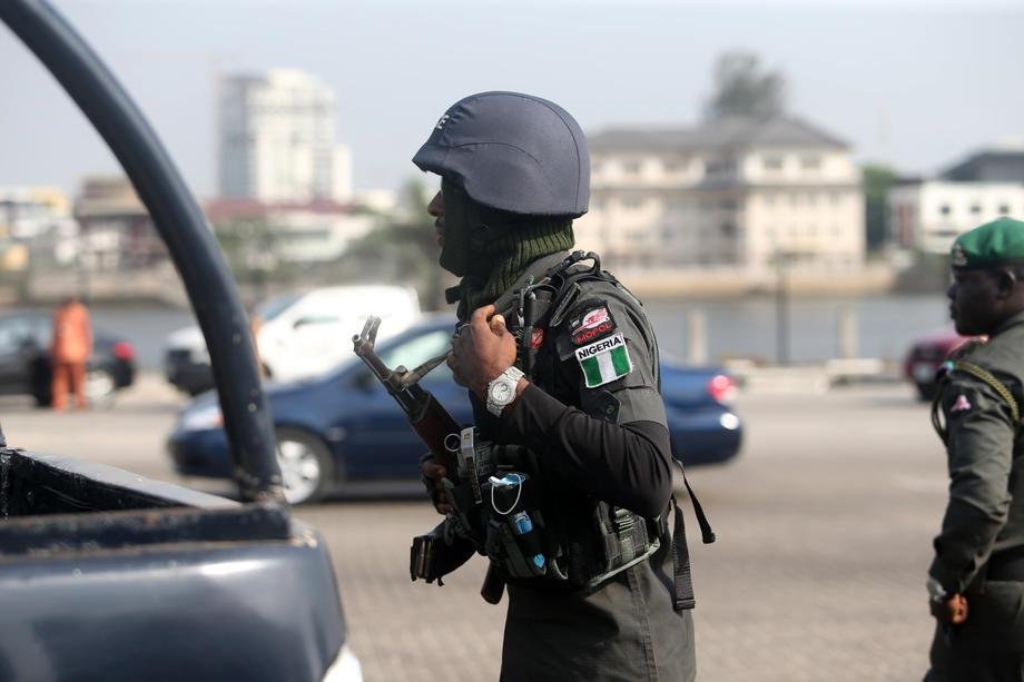 UDARAC ZA TERORISTE U NIGERIJI: Vojska oslobodila 360 talaca Boko Harama, dvoje dece umrlo od iscrpljenosti (VIDEO)
