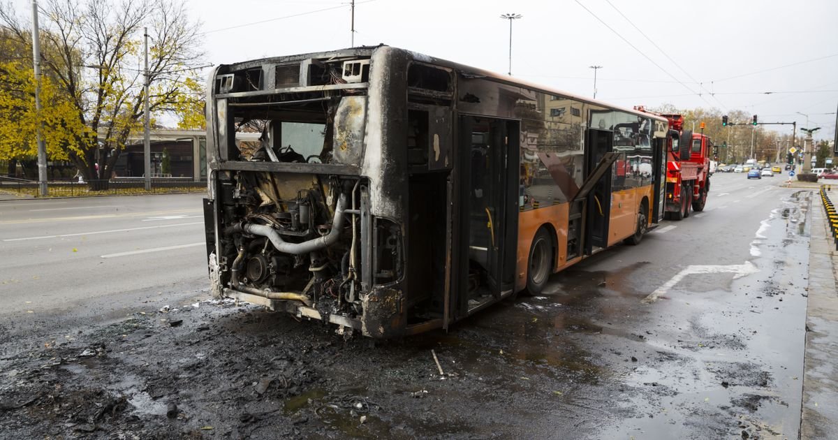 Irak: Najmanje 21 osoba poginula, 19 povređeno kada se zapalio autobus