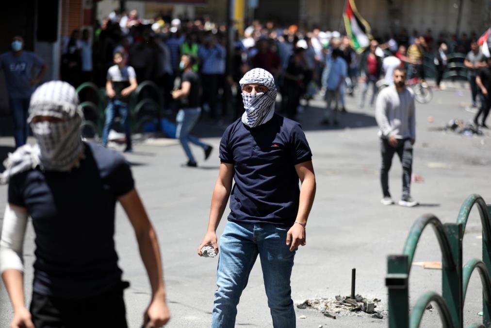 JEDAN MRTAV, RANJENO ČETVORO PALESTINACA! Žestoki okršaji sa izraelskim snagama na Zapadnoj obali!