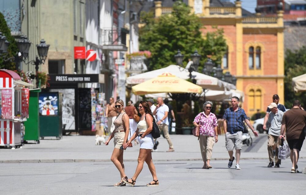 Oblačno jutro, pa junskih 30 stepeni tokom dana: Evo kakvo nas vreme danas očekuje - moguća je i grmljavina!
