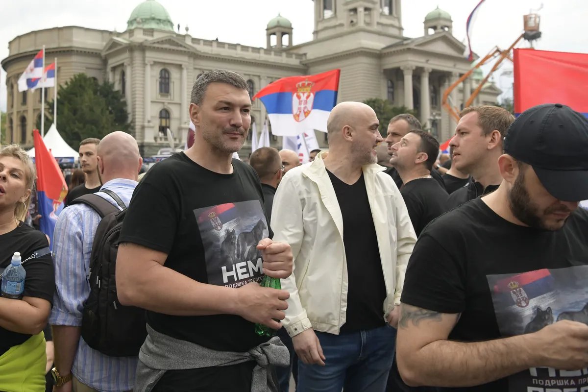 OTKRIVAMO Vladimir Mandić postao vlasnik 14 parcela u Belegišu: U Beogradu ima 46 nekretnina, u Novom Sadu stan i garažu