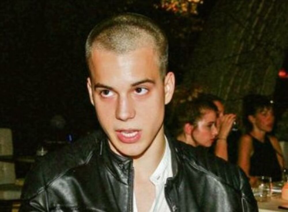 "IAKO NIJE MOJ BIOLOŠKI SIN..." Ovo je stariji brat Pavla Mensura, OPASAN FRAJER! (FOTO)