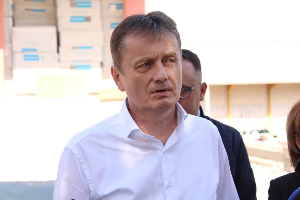 GLIŠIĆ: Potpisan ugovor vredan 200 milijardi dinara za rekonstrukciju fudbalskog terena u Bajinoj Bašti