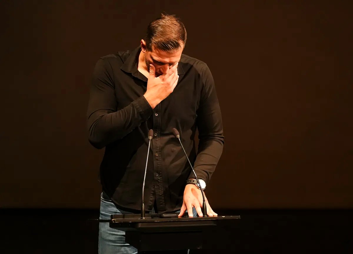 Teletović plakao na oproštaju od Edina Avdića i održao emotivan govor: "Ne krijem suze, njegov prerani odlazak je nepravedan..."