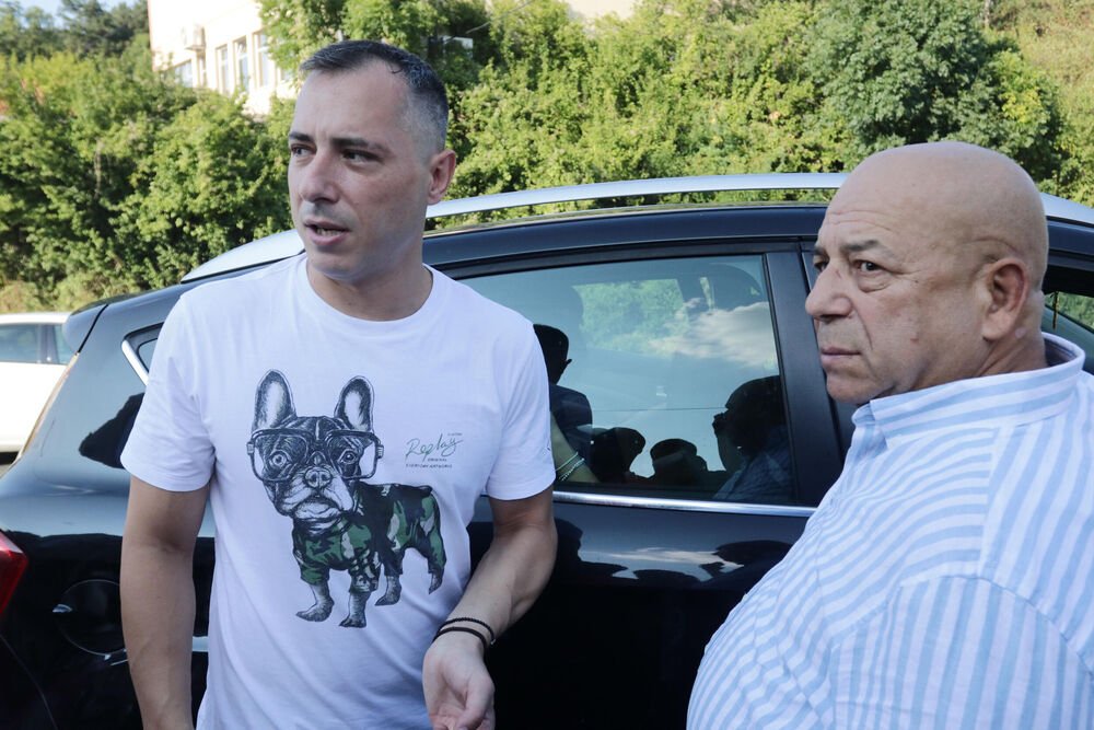 MAJKA GA PRVA DOČEKALA, A OD OCA NI TRAGA: Svi se pitaju gde je Hasan! "Nisam znao da je izašao, da je dao Bog..."