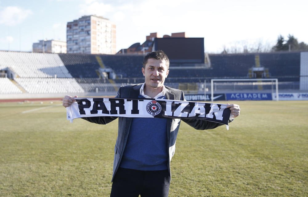 "SALE SE VRATIO KUĆI!" FK Partizan potvrdio da je legendarni Saša Ilić novi trener crno-belih!