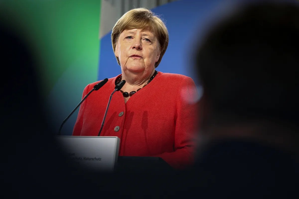 Merkel o Trampu, izbeglicama, AFD-u i Mercu
