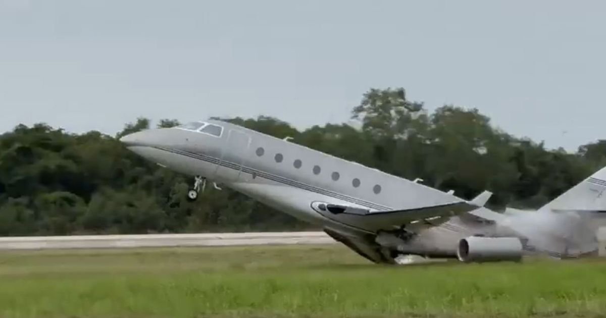 Avion gotovo uspeo da sleti, ali se raspao i pretvorio u buktinju: Snimak otkriva poslednje sekunde tragedije