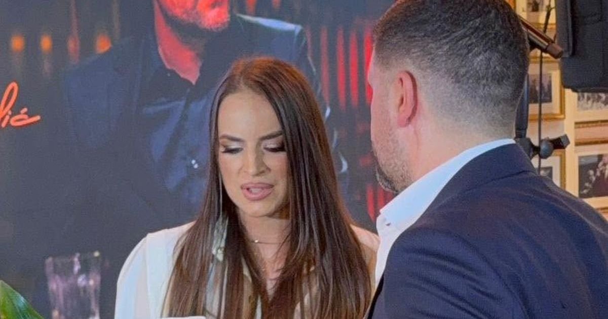 Ovo je žena Nebojše Vojvodića sa kojom ima troje dece: Izgleda kao top model, a nikada je ne viđamo u javnosti