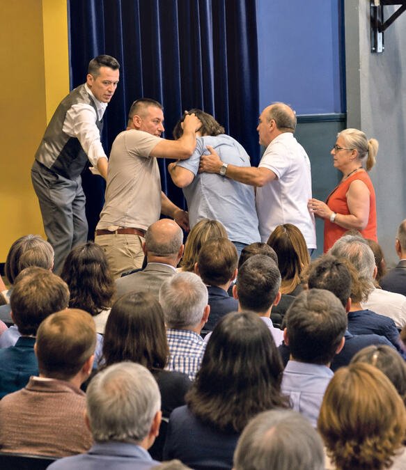 PROGLASU JE STID VIŠAK, KAO 6. PRST Puna im usta slobode govora, a u praksi uz priliku da postaviš pitanje dobiješ i batine kad tu priliku iskoristiš