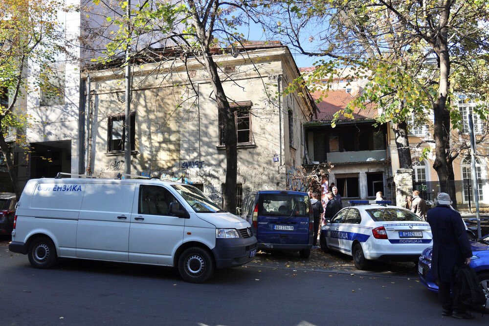 MLADI RUS PRONAĐEN MRTAV NA ZVEZDARI: Zatečen na trotoaru u lokvi krvi