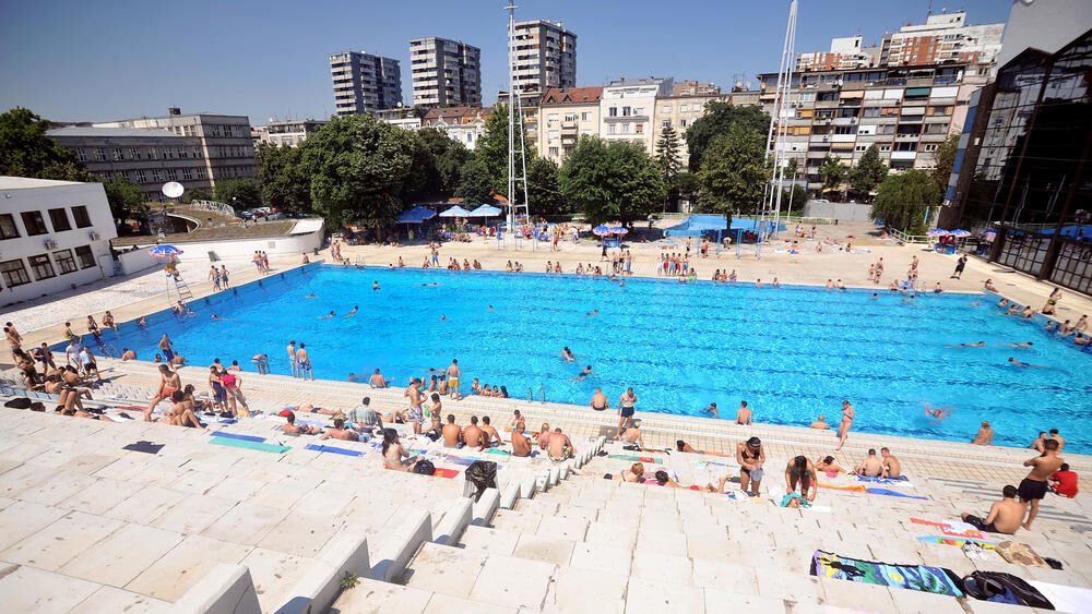 Ovog datuma počinje podela kartica za besplatne bazene: Beograđani, ovo je detaljna procedura