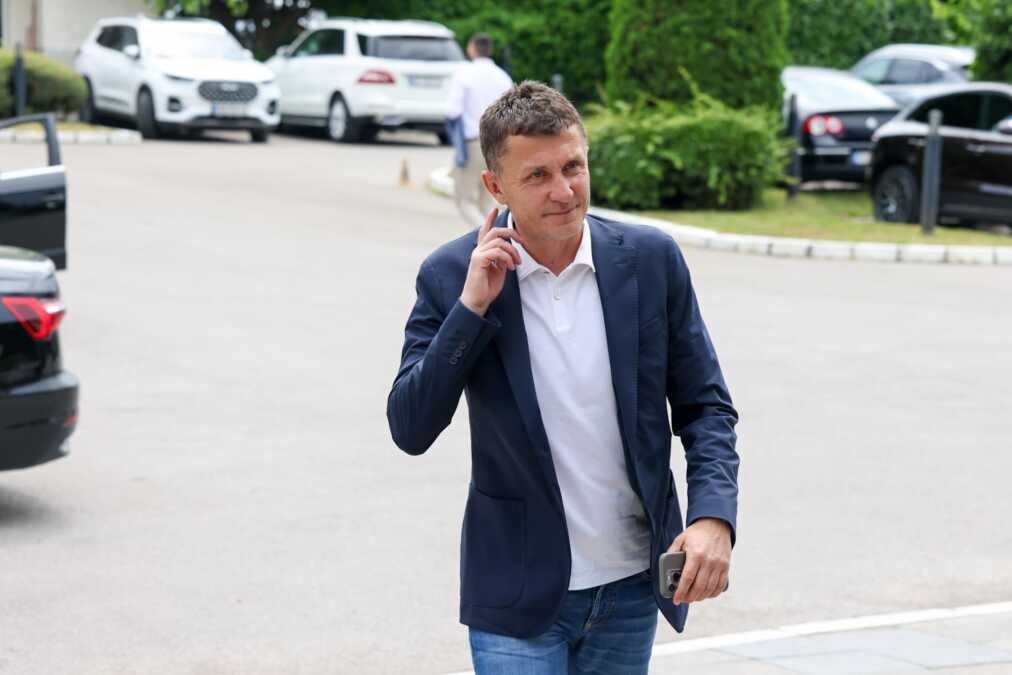 SAŠA ILIĆ SE VRATIO U HUMSKU! Crno-beli predstavljaju novog trenera! Pratite uživo promociju na stadionu Partizana