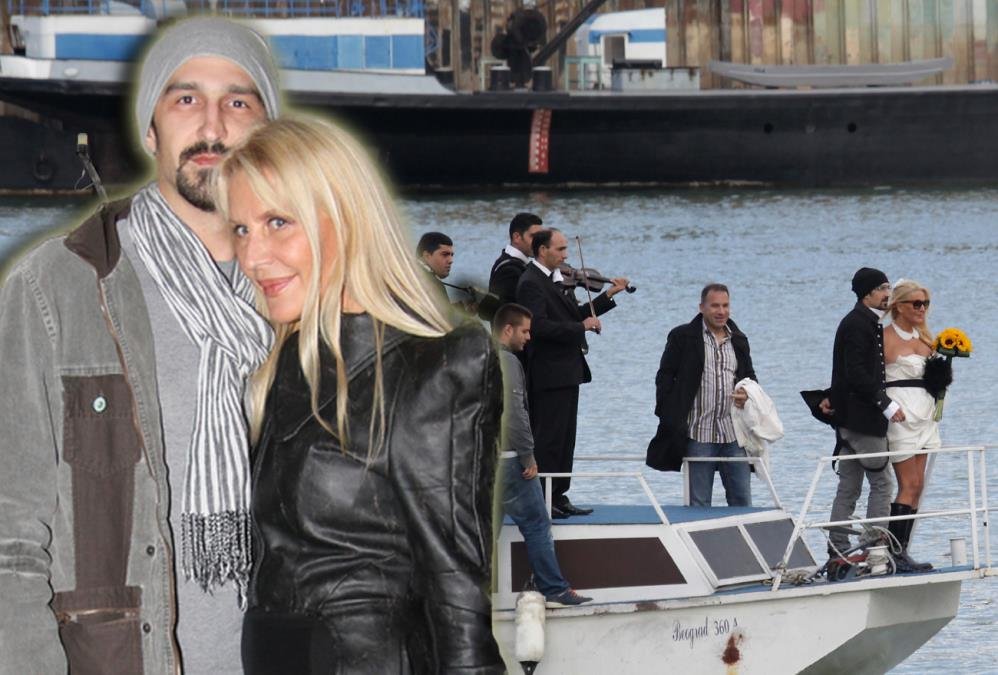OVAKO JE IZGLEDALO NESVAKIDAŠNJE VENČANJE VERICE I VELJKA! Haljina Vivijen Vestvud i čizme, splav i trubači: Svi ih osporavali, danas su sinonim za ljubav