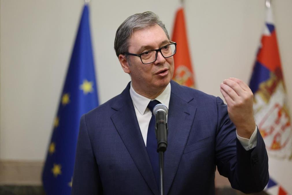 SIGURAN SAM DA ZAJEDNIČKI MOŽEMO DA IZGURAMO OVU VAŽNU UTAKMICU ZA SRBIJU! Vučić: Imaćete priliku da birate između Srbije budućnosti i Srbije prošlosti