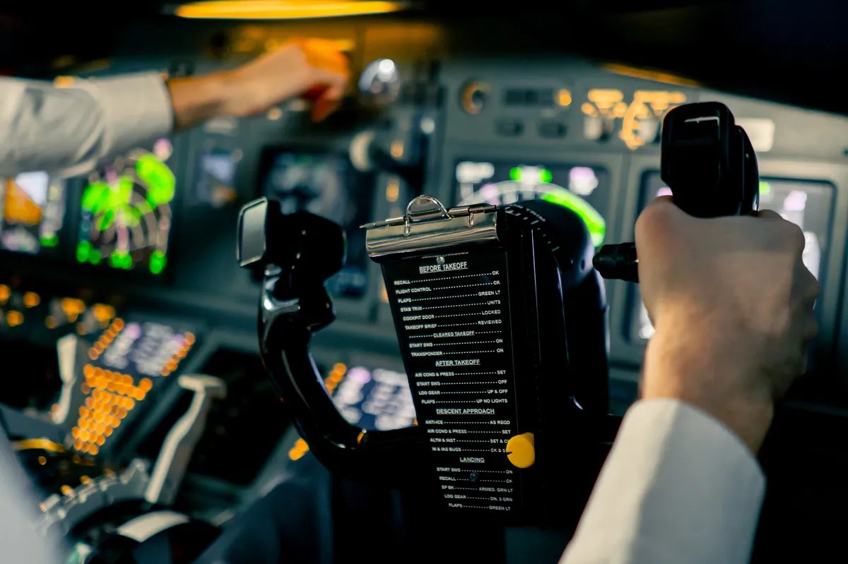 Bivši pilot više od 15 godina leteo bez odgovarajuće dozvole