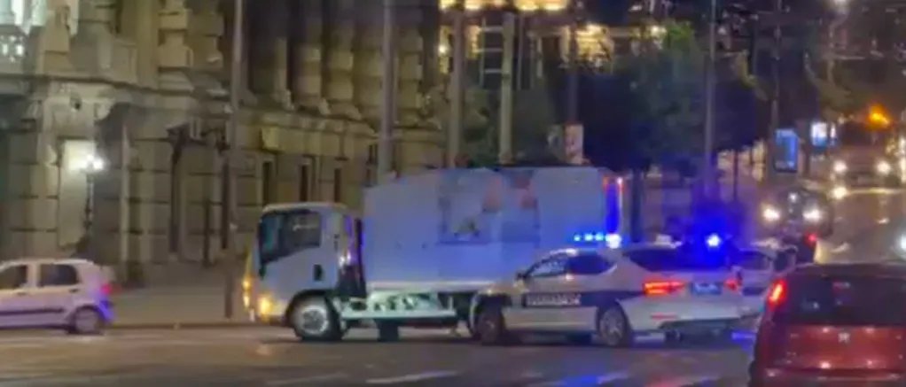 Sudar ispred zgrade Vlade, učestvovalo vozilo saobraćajne policije