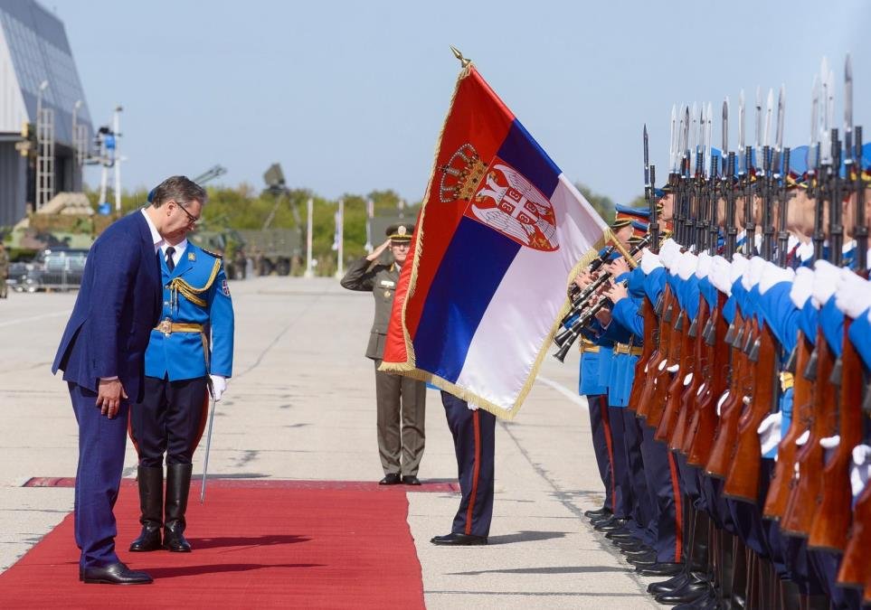 "SRBIJA JE SVETINJA" Vučić poručio da ljubav prema otadžbini uvek pobeđuje: Volim je najviše na svetu! (FOTO)