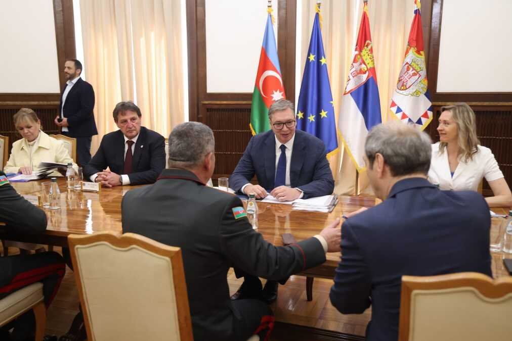 VUČIĆ SA MINISTROM ODBRANE AZERBEJDŽANA: Važan sastanak u Predsedništvu
