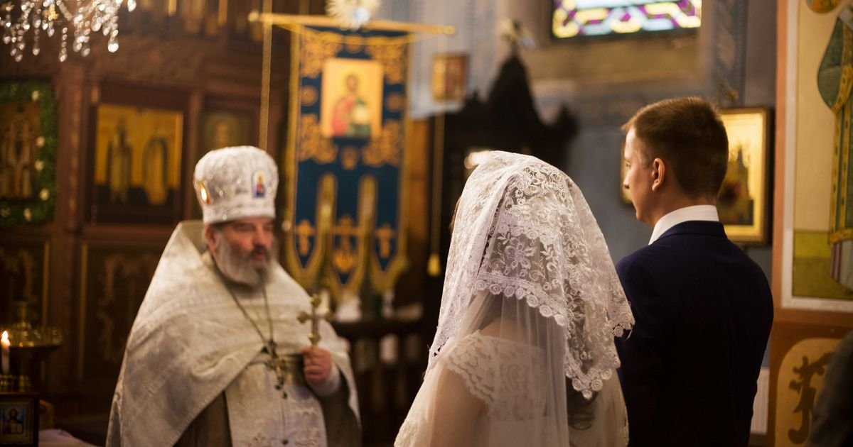 Da li mladenci mogu da se venčaju u crkvi tokom Petrovdanskog posta? Sveštenik rešio dilemu koja muči vernike