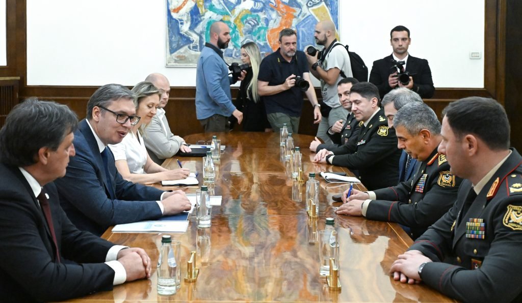 Vučić se sastao sa ministrom odbrane Republike Azerbejdžan general-pukovnikom Zakirom Hasanovom