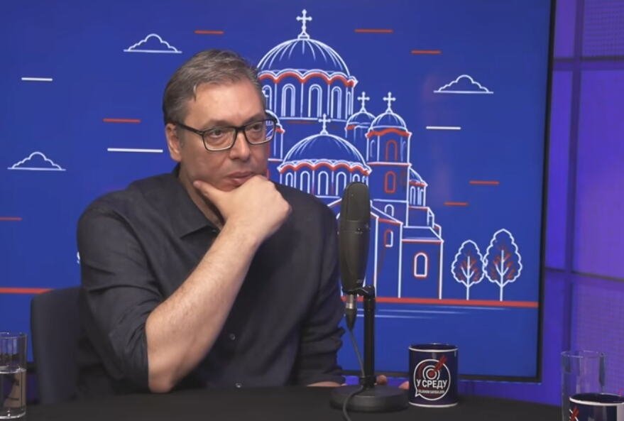 "POČEO SAM DA PAKUJEM KNJIGE U PREDSEDNIŠTVU, PLANIRAM DA DAM OSTAVKU" Vučić otkrio planove: Tražim kome da poklonim 1.200 knjiga