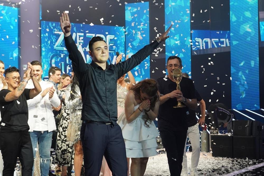 DUET KOJI JE POLA DECENIJE SAZREVAO: Nermin Handžić podelio magične kadrove snimanja spota sa Viki Miljković, holivudska produkcija u srcu Balkana VIDEO