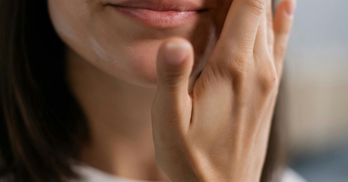 Bez ove večernje rutine ne bi trebalo da idete na spavanje: Četiri koraka do blistave kože dok spavate